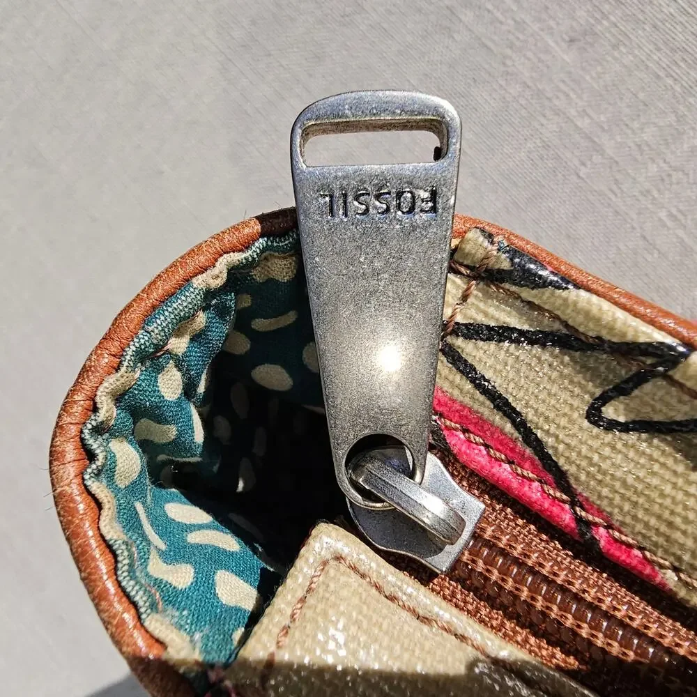 Vintage Fossil Key-Per Coated Canvas Fun Tan and Pink Print Medium Stachel Clean